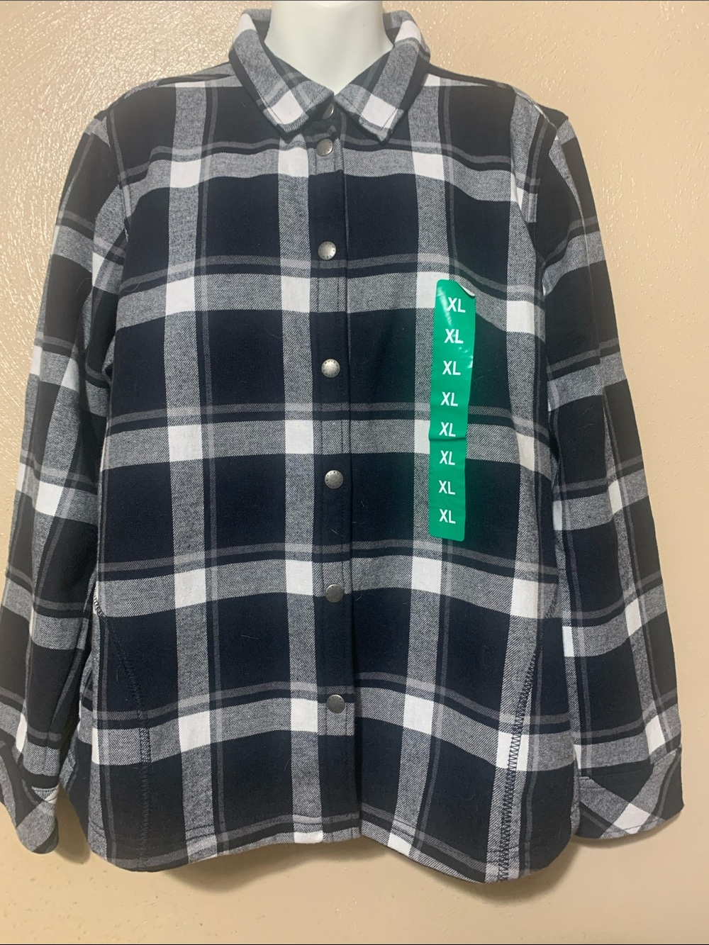 Orvis size XL Black, White Plaid Button-Up Shirt Pockets